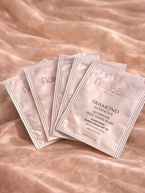 Natura Bissé Diamond Luminous UV Light Tinted Fluid SPF40-5 Pack – 20 mL Total